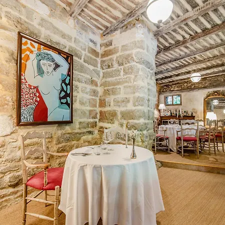La Prévôté - Particulier&restaurant Couette-café 3*