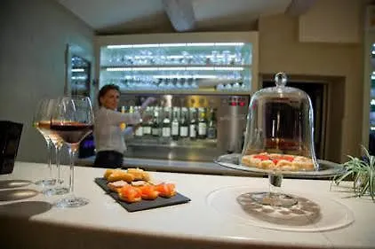 Couette-café La Prévôté - Particulier&restaurant LʼIsle-sur-la-Sorgue