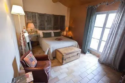 Couette-café La Prévôté - Particulier&restaurant LʼIsle-sur-la-Sorgue